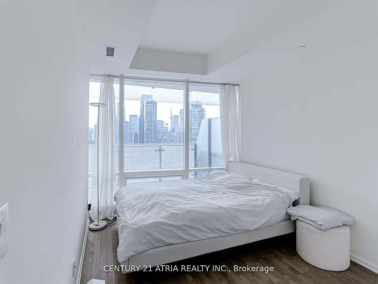 1 Bloor St E #2104 — Photo 9