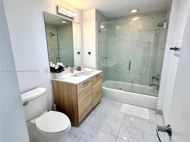16385 Biscayne Blvd #2720 — Photo 21