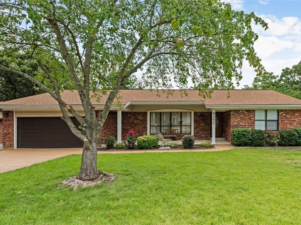 9557 David Scott Dr, Saint Louis, MO 63126