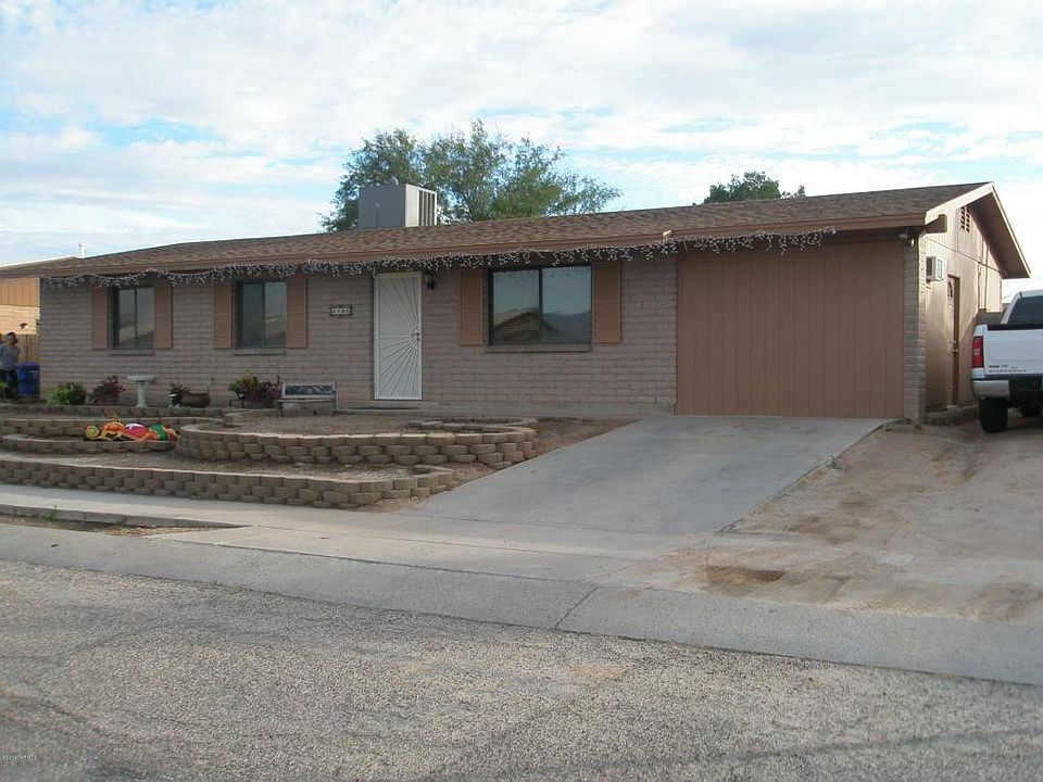 1st image of 8480 E Desert Aire St
