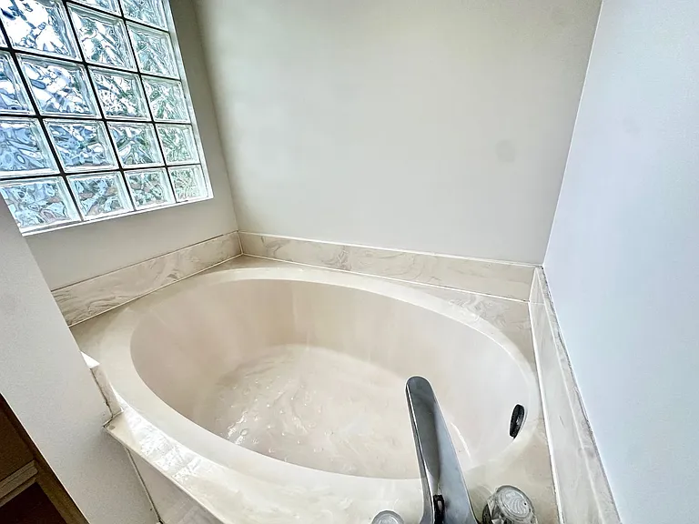 1803 Canterbury Ln — Photo 19