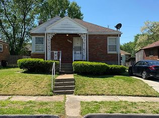 8912 McNulty Dr, Saint Louis, MO 63114