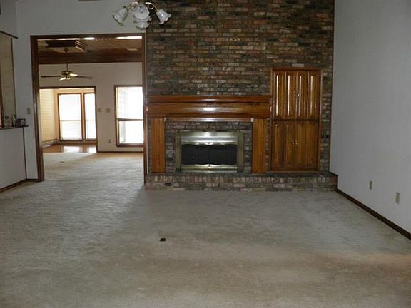 2nd image of 1332 Carriage Creek Dr