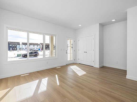 5th image of 604 176th Ave NW