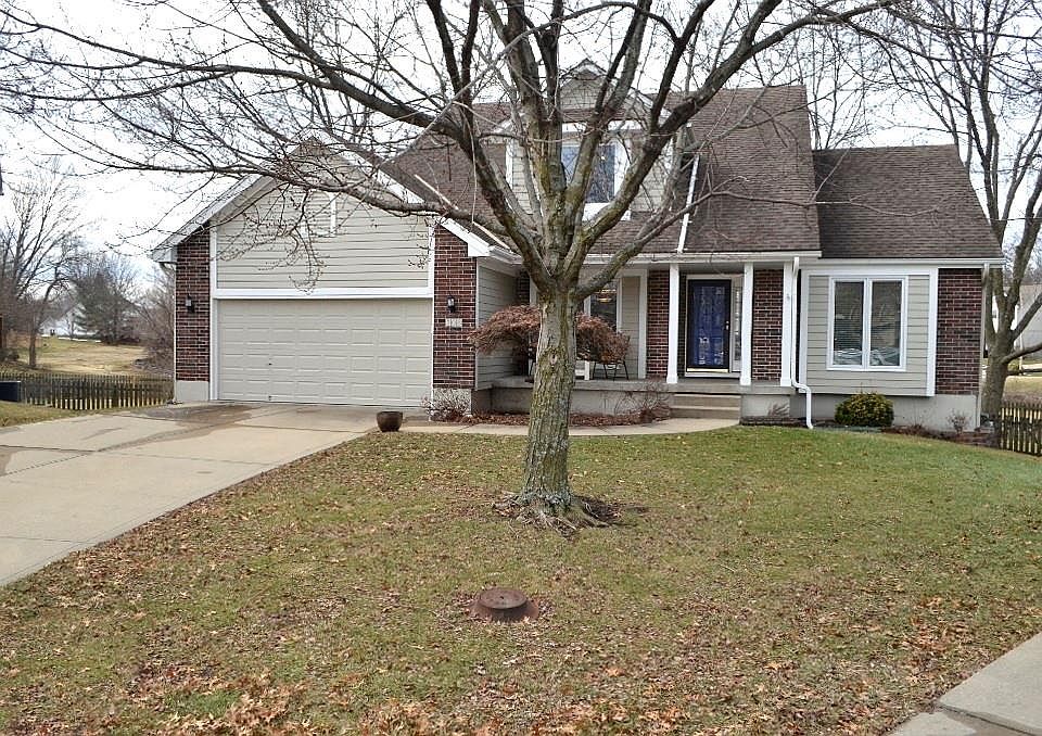 1st image of 108 SE Carolina Ct