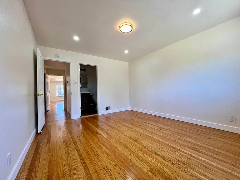 2490 Lexington Way — Photo 9