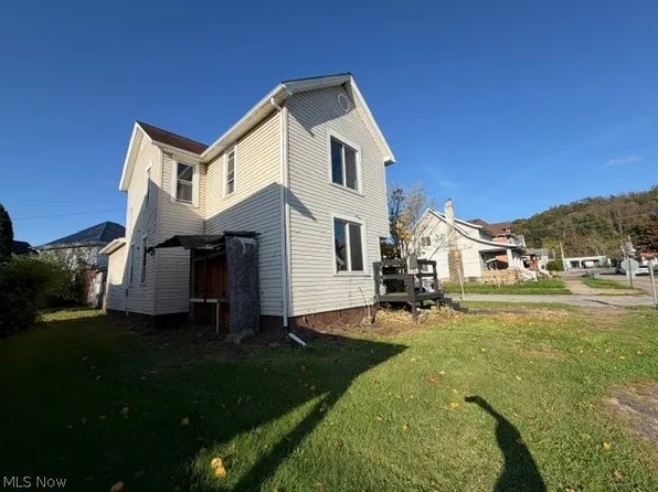 412 Aten Ave, Wellsville, OH 43968
