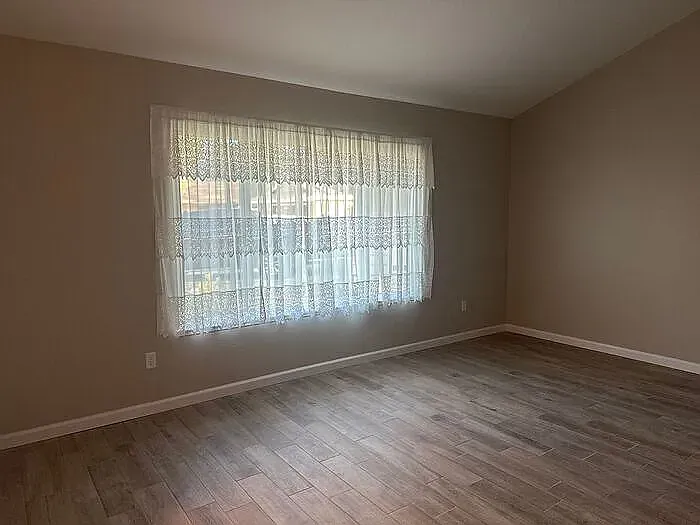 24355 La Glorita Cir — Photo 8