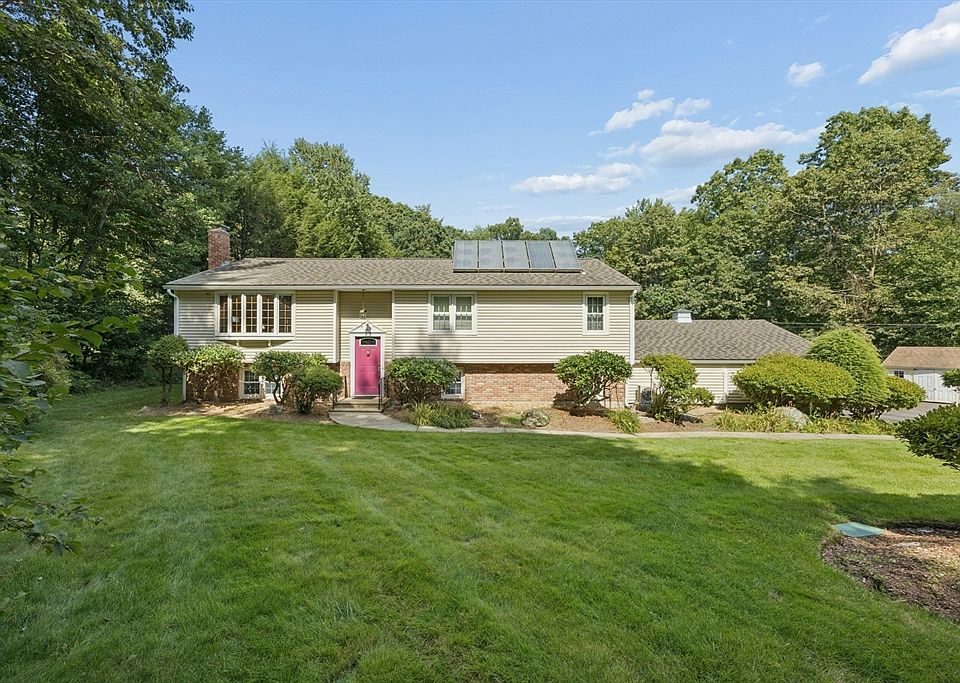 1st image of 10 Bethany Dr