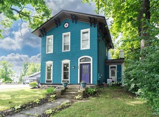 25 W Main St, Le Roy, NY 14482
