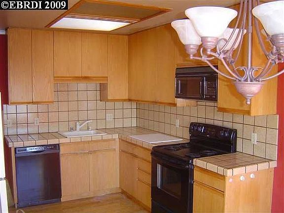 4th image of 663 Congo St