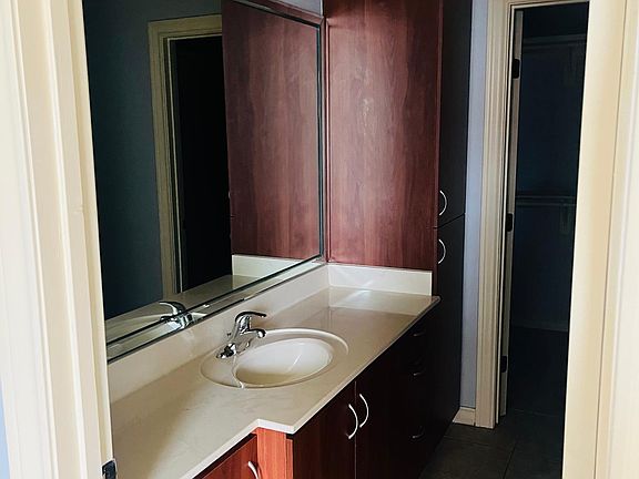 4th image of 3043 Regal Dr Unit B