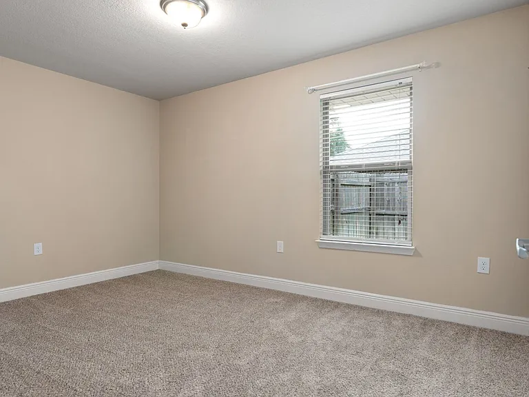 4599 Belvedere Cir — Photo 20