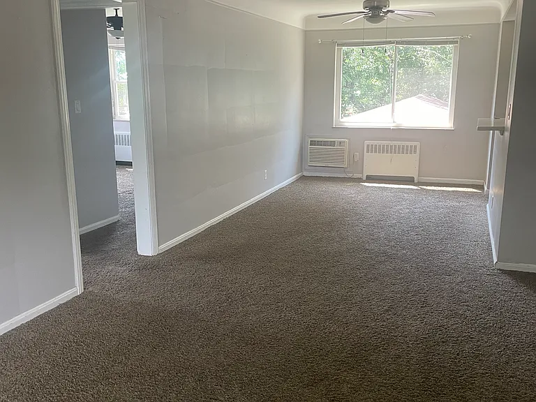 1727 Sutton Ave — Photo 7