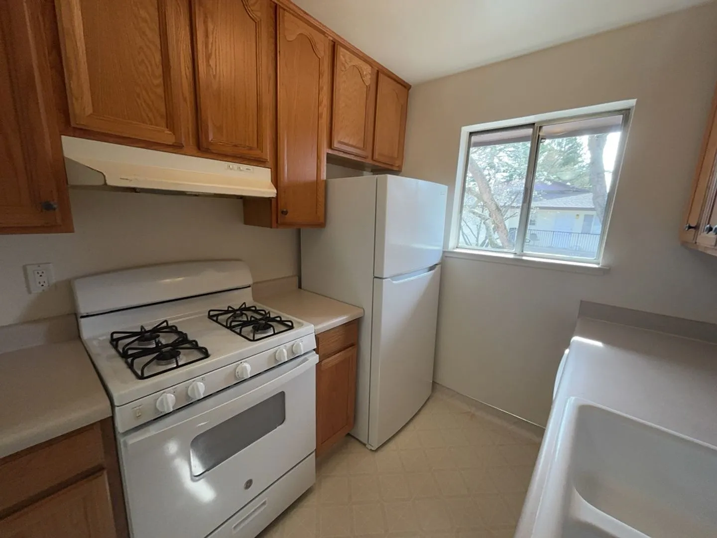 North Davis two bedroom available now! — Photo 4