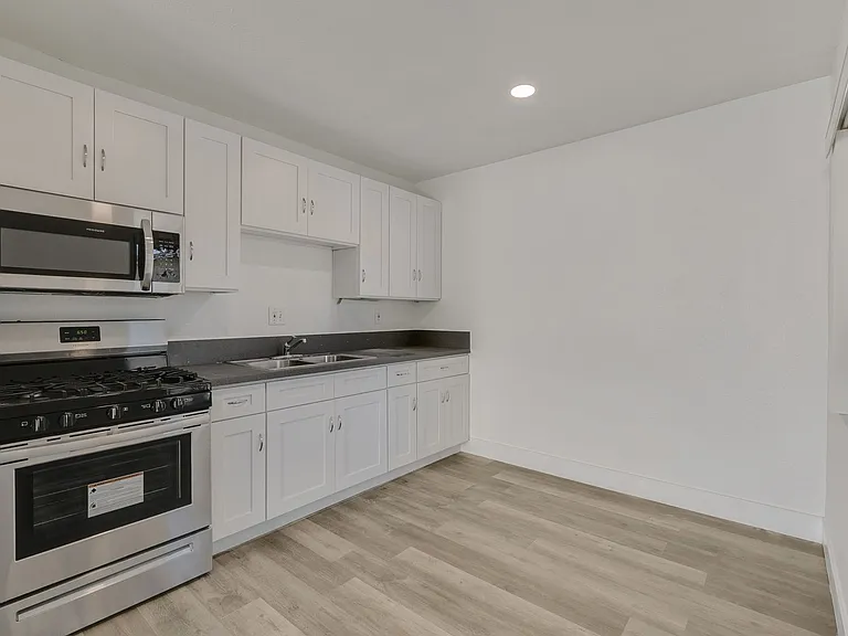 4500 N Lakewood Blvd — Photo 18
