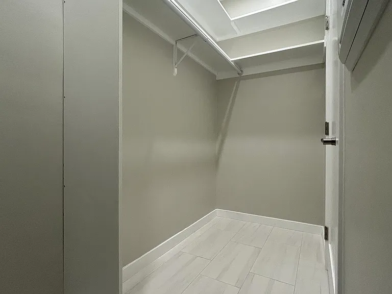 238 N Drexel Ave — Photo 20