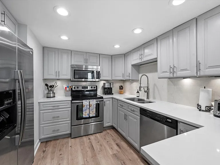 2800 N Ocean Dr #A17B — Photo 25