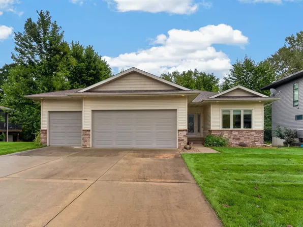 4022 Wedgewood Dr, Cedar Falls, IA 50613