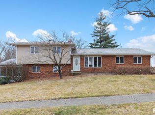 90 Sidener Ln, Springfield, IL 62707