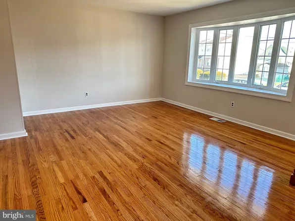 12232 Medford Rd, Philadelphia, PA 19154