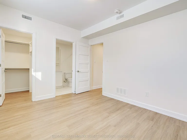 958 Fisher Ave #C — Photo 25