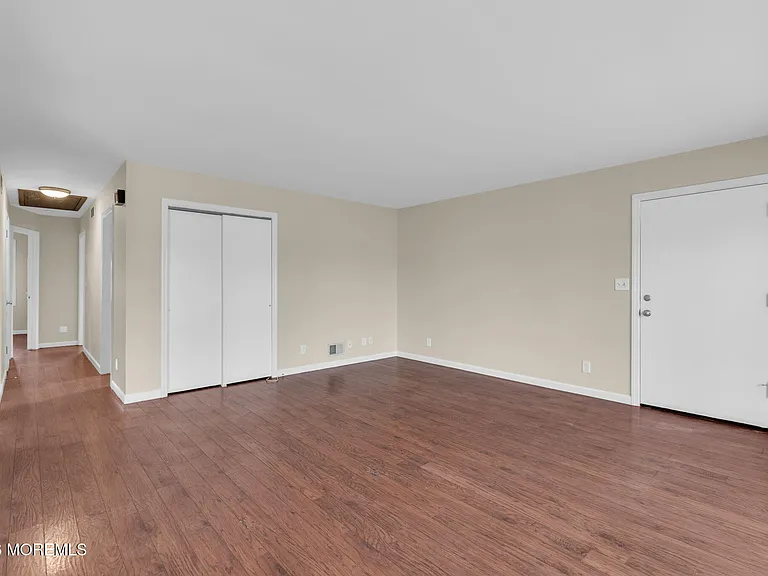 404 9th Ave #UPPER — Photo 15