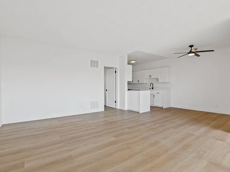 401 Washington Ave — Photo 8