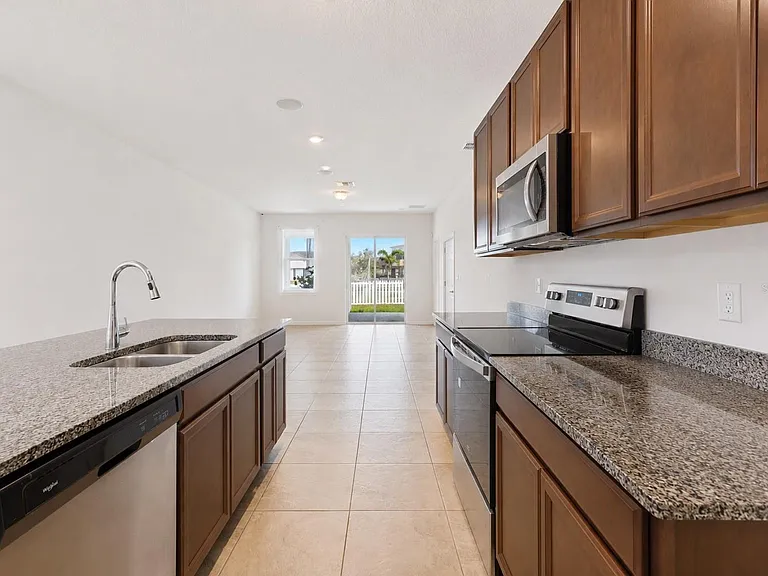 2824 Neverland Dr — Photo 7