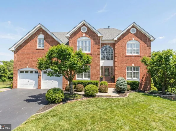 22559 Hughesville Manor Ct, Ashburn, VA 20148