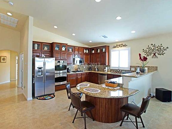 5th image of 6408 Bluff Dwellers Ave