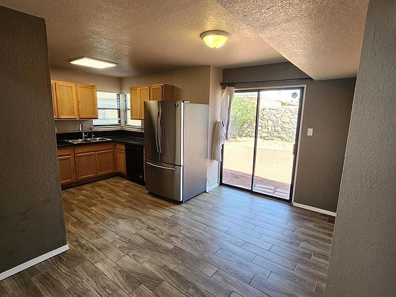 5th image of 8561 Mackenzie Dr