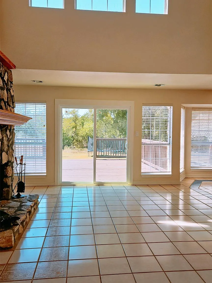 3 bed, 2.5 bath, $3,000 — Photo 4