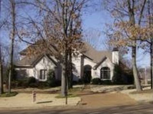 321 Riveredge Dr W, Cordova, TN 38018