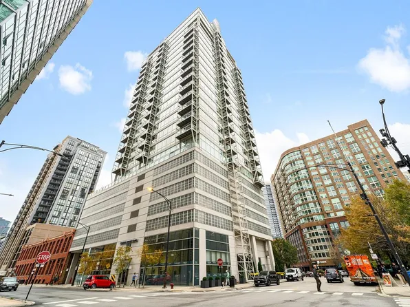 653 N Kingsbury St APT 2004, Chicago, IL 60654