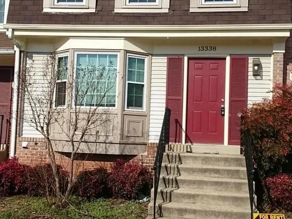 13338 Foxhole Dr, Fairfax, VA 22033