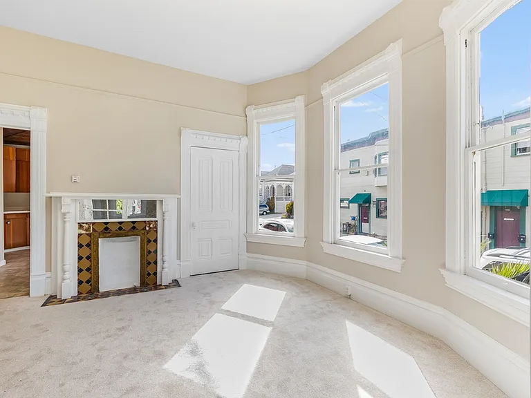1718 Lincoln Ave - 1 bedroom | 1 bath | Lower front unit — Photo 5