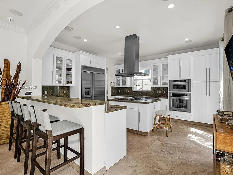 2143 N Bay Rd — Photo 31