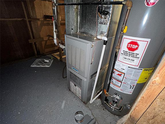 4th image of 10332 Castle Dr