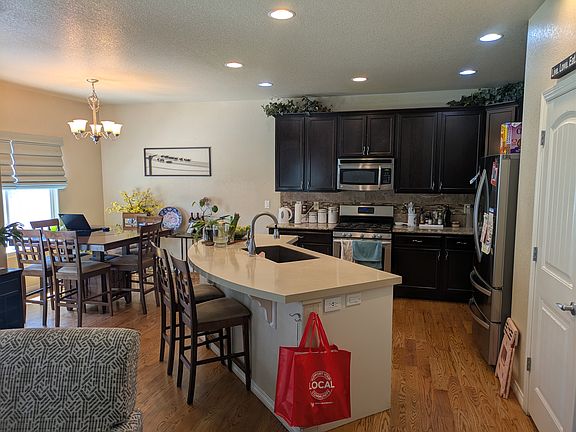Kitchen / Breakfast Nook