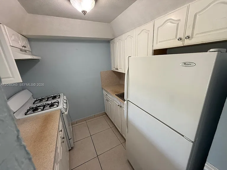 1350 W 53rd St #29 — Photo 11
