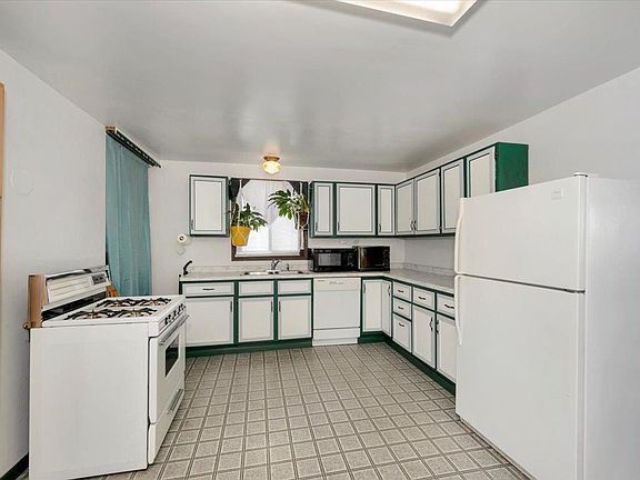 4th image of 1521 Elmira Ave