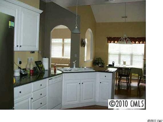 2nd image of 7727 Sedgebrook Dr E