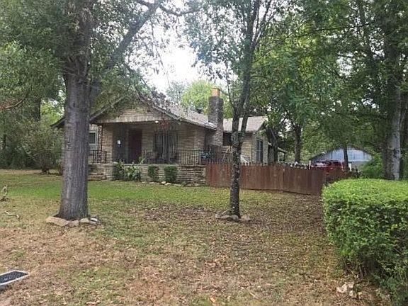 2nd image of 910 W McRae Ave