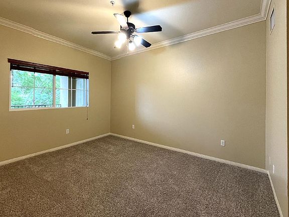 5th image of 4205 Cahuenga Blvd #302