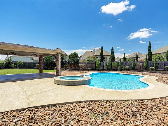 2nd image of 403 Whitney Oaks Ln