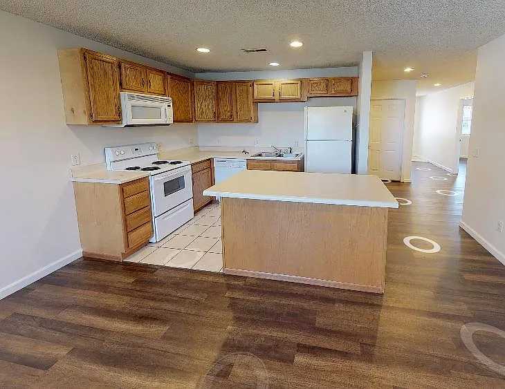 1500 E Parham St — Photo 1