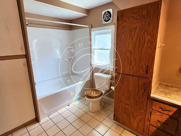 537 Maumee Ave — Photo 16