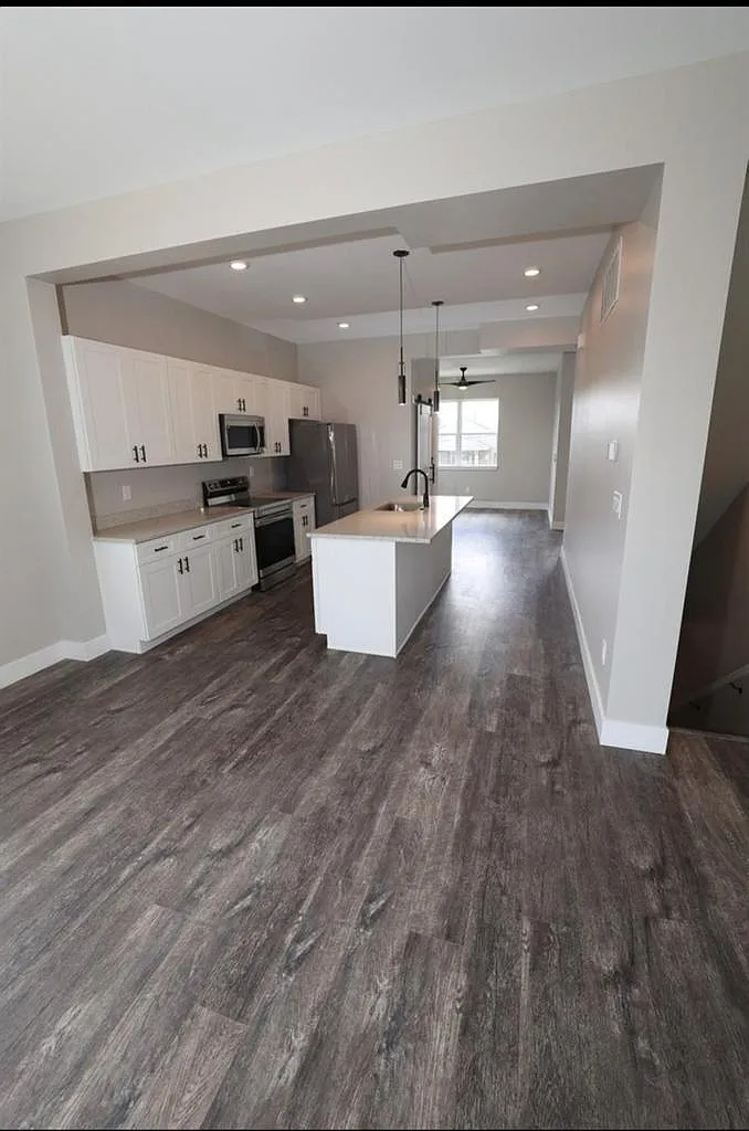 526 Hale Ave — Photo 2