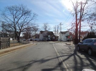 1 Park Ave, Roosevelt, NY 11575